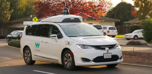 Google Car, primo incidente con feriti lievi: errore umano