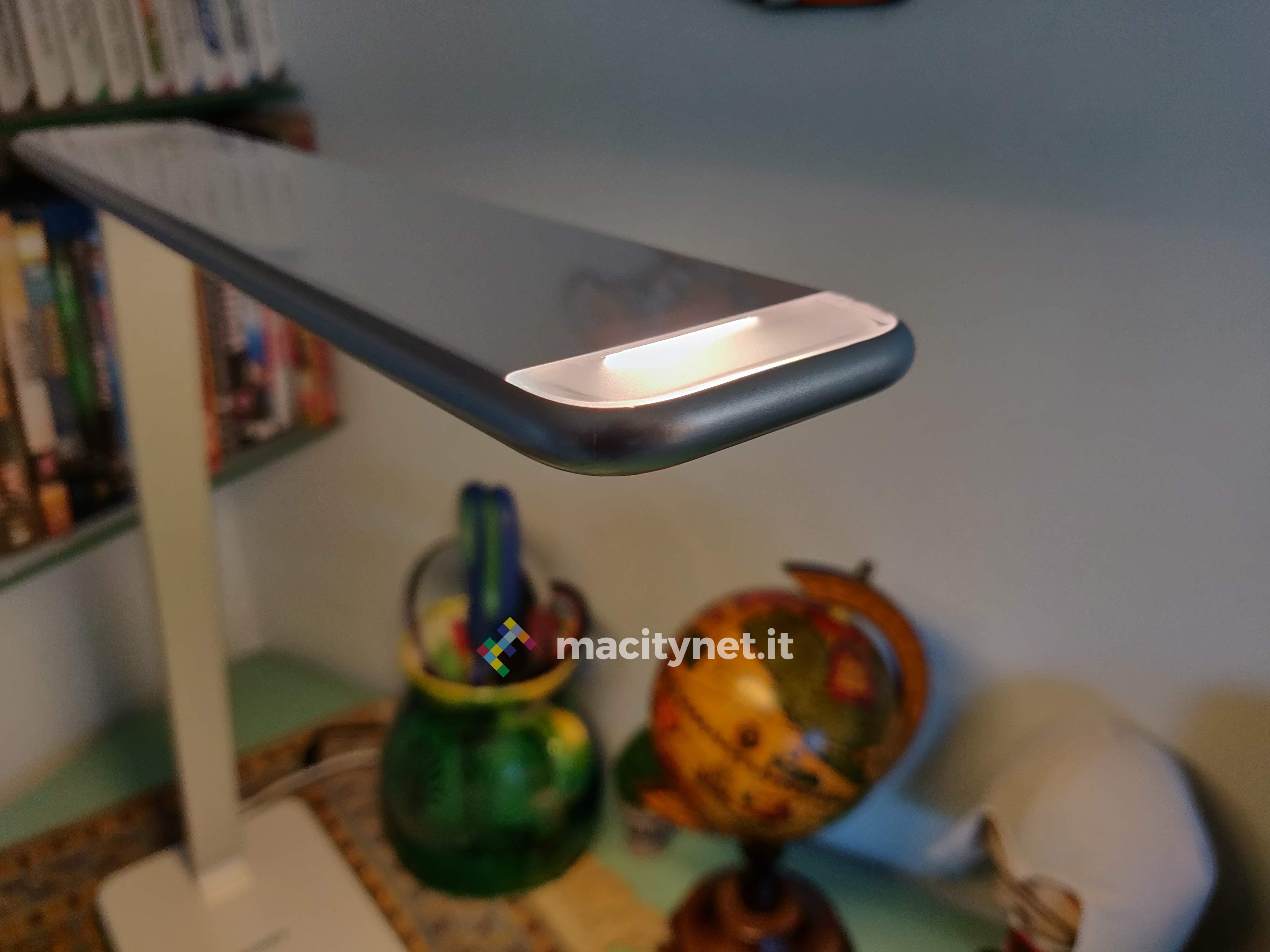 Recensione lampada Aukey dimmerabile da scrivania, economica e con tasti soft touch