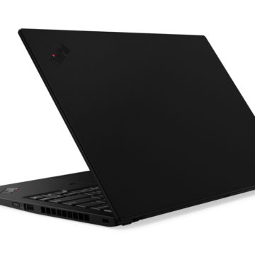 Lenovo ThinkPad X1 Carbon è più leggero di MacBook Air ma con schermo più grande