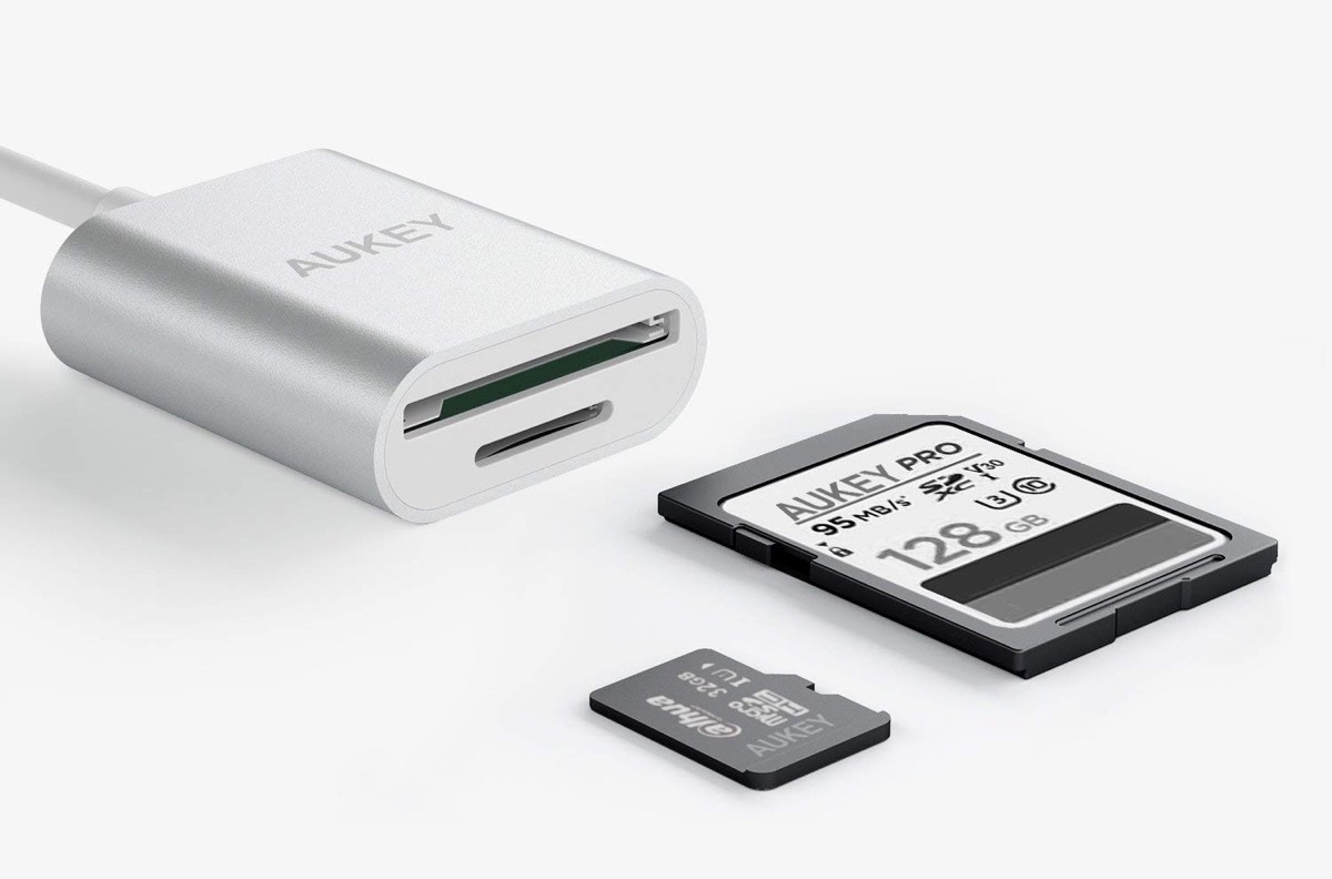 Lettore di schede SD e microSD per dispositivi USB-C da Aukey 