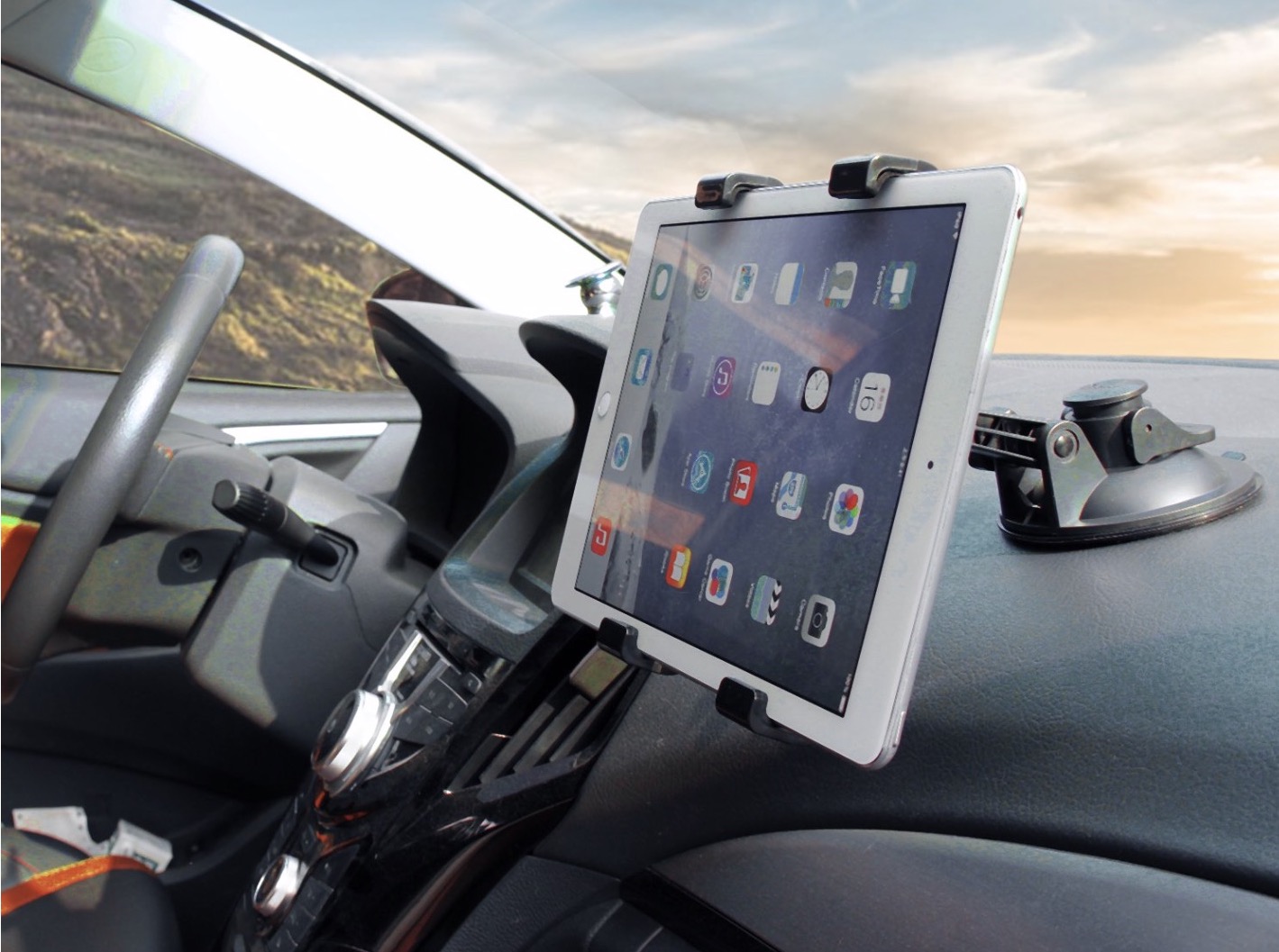 Supporto da cruscotto per iPad e Tablet per navigazione GPS, musica e  servizi auto 