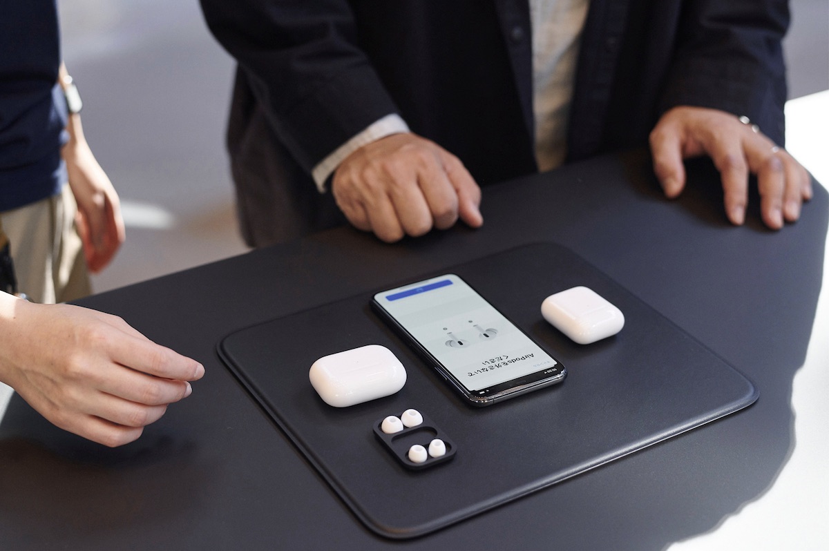 Apple fotografa il lancio di AirPods Pro negli Apple Store di Shanghai e  Tokyo 