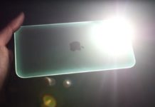 iPhone 11 brilla al buio
