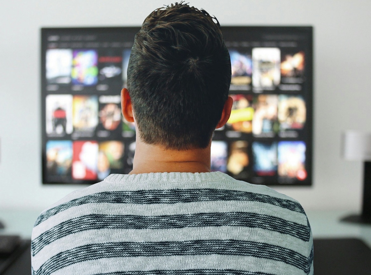 Binge Watching in Italia, aumentano le maratone di TV in streaming