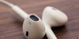 iPhone 12 senza EarPods nella scatola, Apple offrirà sconti per AirPods