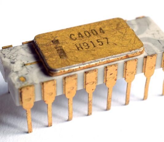 Il microprocessore Intel 4004 ha 49 anni