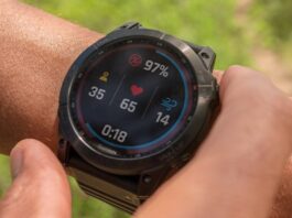 Garmin Fenix 7 è lo sport watch con schermo touch e torcia