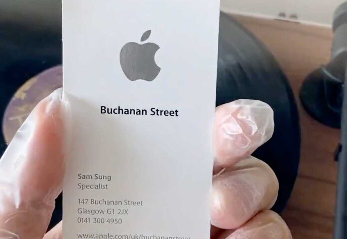 Il sig. Sam Sung (ex Apple) mette all’asta un biglietto da visita