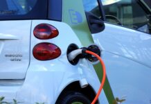 Auto elettrica: non dimenticare di ricaricarla