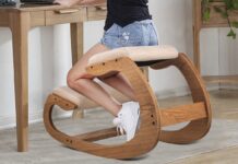 Sedia ergonomica in legno per lavorare al PC: sconto a 64 euro