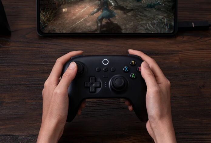 8BitDo, il controller universale per giocare è scontatissimo