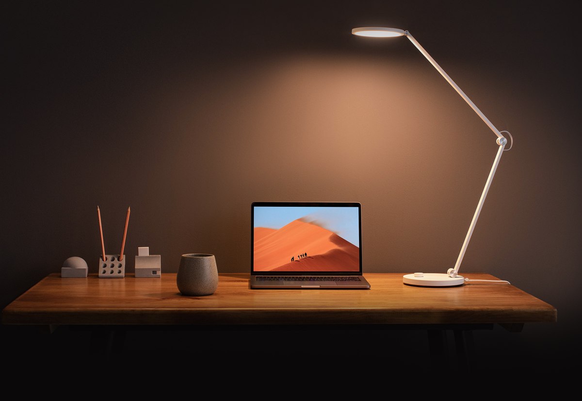 Le migliori lampade smart per la scrivania e per il tavolo