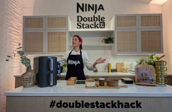 Ninja presenta la nuova Double Stack XL con uno speciale ristorante sulle rive del Tamigi