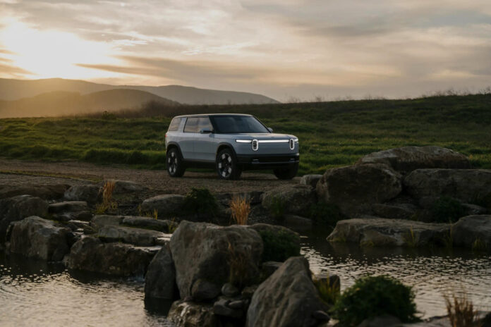 Apple torna in auto forse collaborando con Rivian