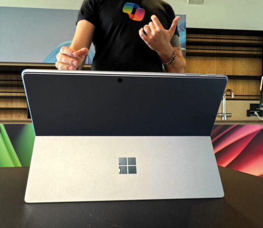 7 Copilot surface pc AI Microsoft milano Dini 11