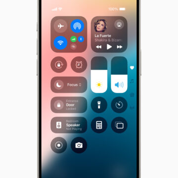 iOS 18 permette di modificare i pulsanti Torcia e Fotocamera dalla schermata di blocco