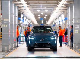 Volvo Cars, avviata produzione del SUV EX90 a trazione completamente elettrica