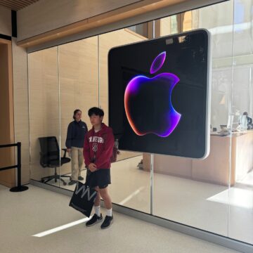 Inizia la WWDC24, sviuppatori alla carica nel Campus Apple