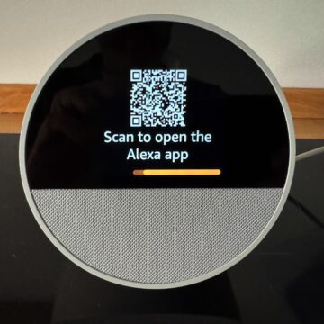 Recensione Amazon Echo Spot generazione 3, la super sveglia smart