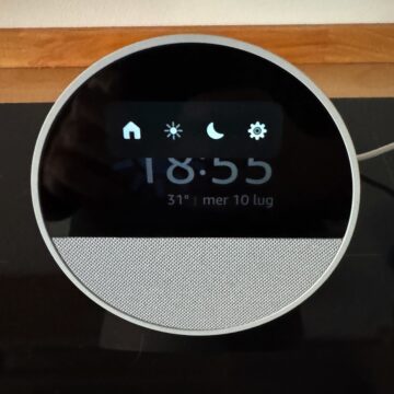 Recensione Amazon Echo Spot generazione 3, la super sveglia smart