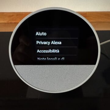 Recensione Amazon Echo Spot generazione 3, la super sveglia smart