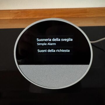 Recensione Amazon Echo Spot generazione 3, la super sveglia smart