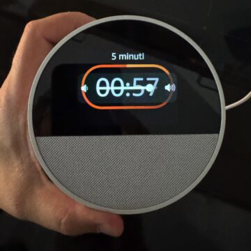 Recensione Amazon Echo Spot generazione 3, la super sveglia smart