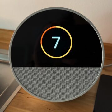 Recensione Amazon Echo Spot generazione 3, la super sveglia smart