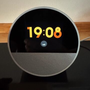 Recensione Amazon Echo Spot generazione 3, la super sveglia smart