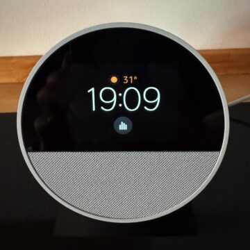 Recensione Amazon Echo Spot generazione 3, la super sveglia smart