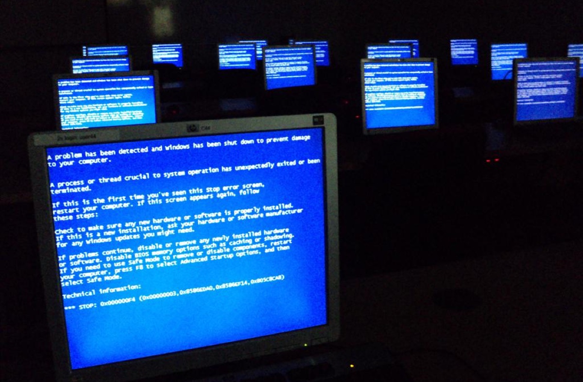 Migliaia di PC Windows e server colpiti dallo schermo blu della morte