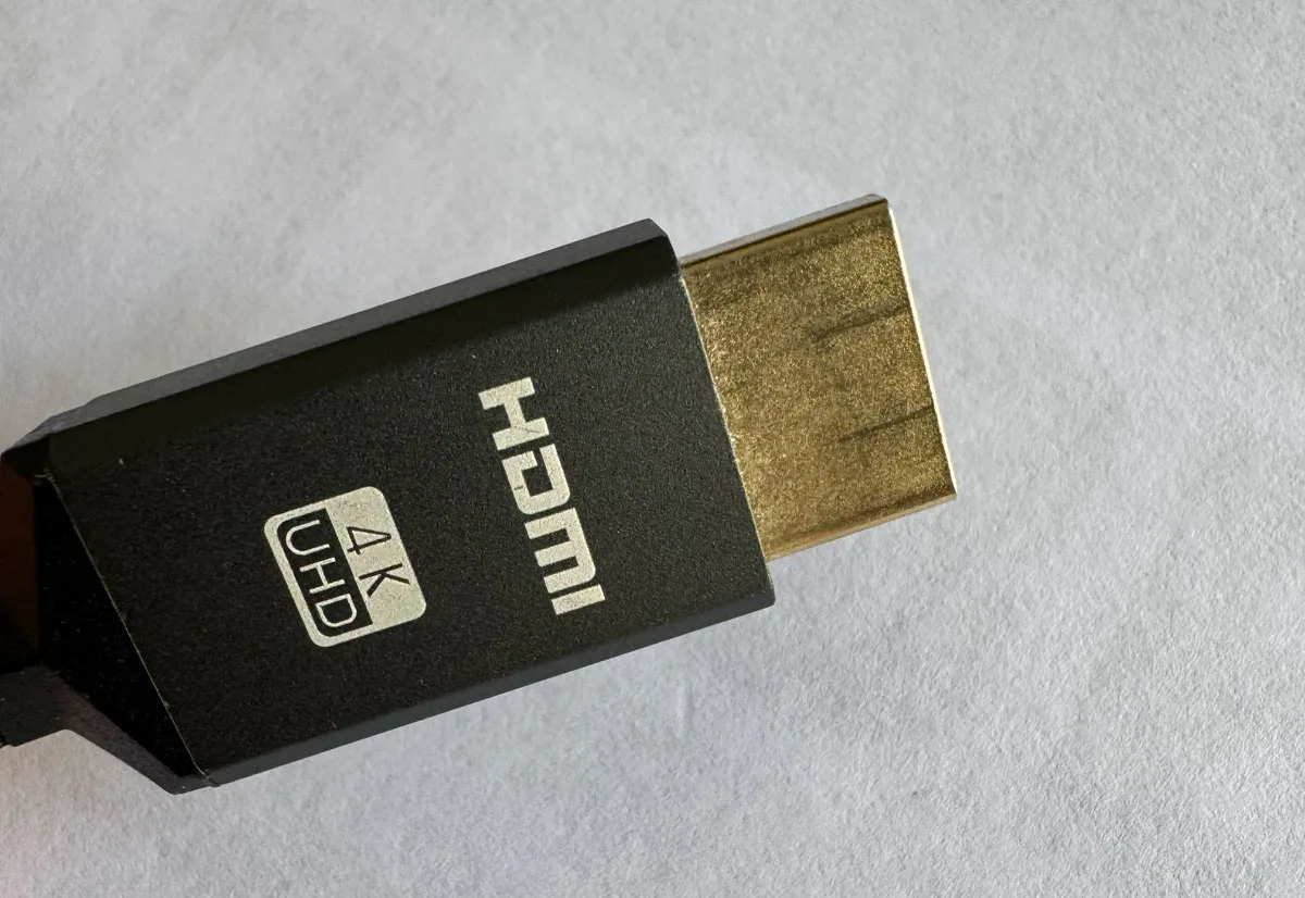 Spiare monitor HDMI a distanza con le onde elettromagnetiche, si può fare con l'AI