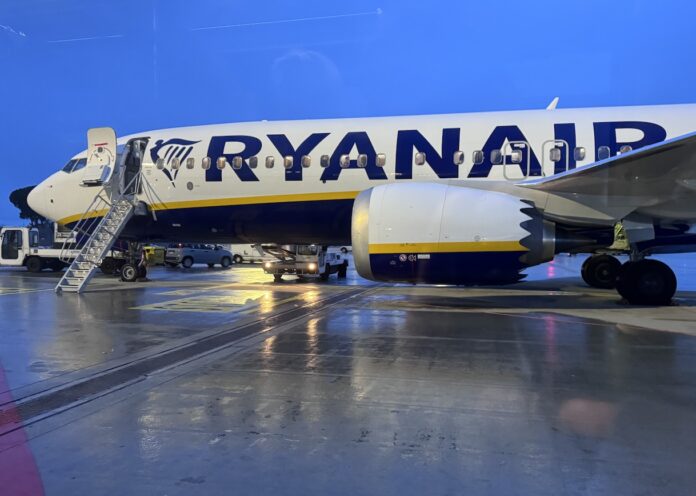 Guida al bagaglio in cappelliera RyanAir, due centimetri potrebbero essere di troppo