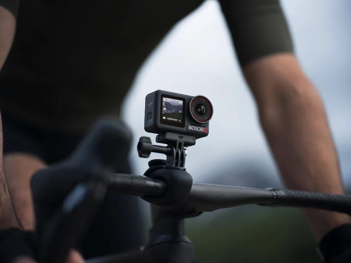 DJI Osmo Action 5 Pro è la prima con tracciamento AI