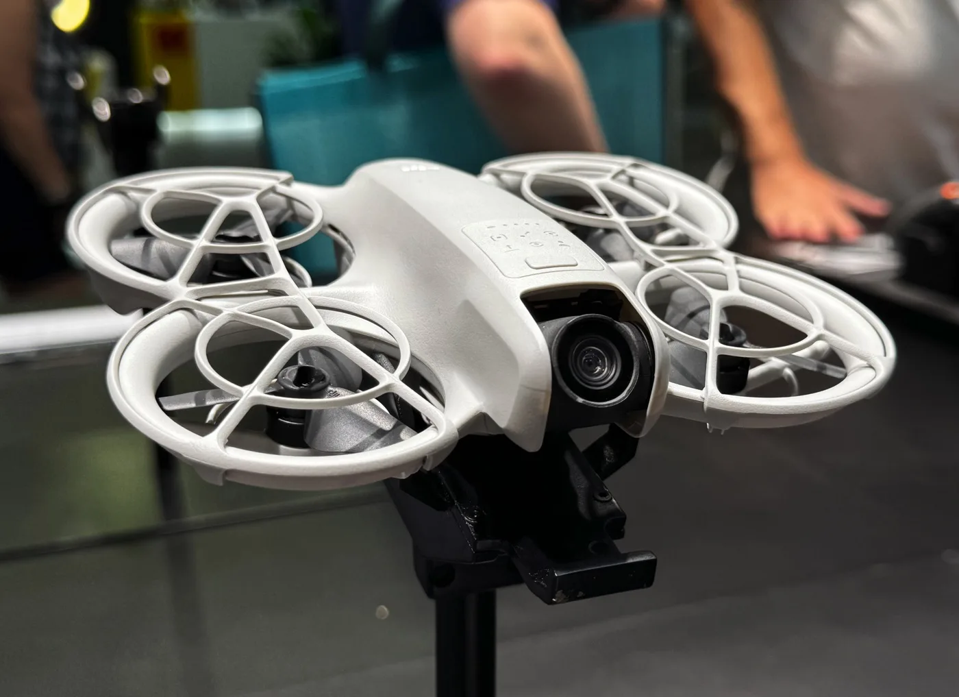 DJI Neo su Amazon si acquista a meno più di 1,50 euro al grammo