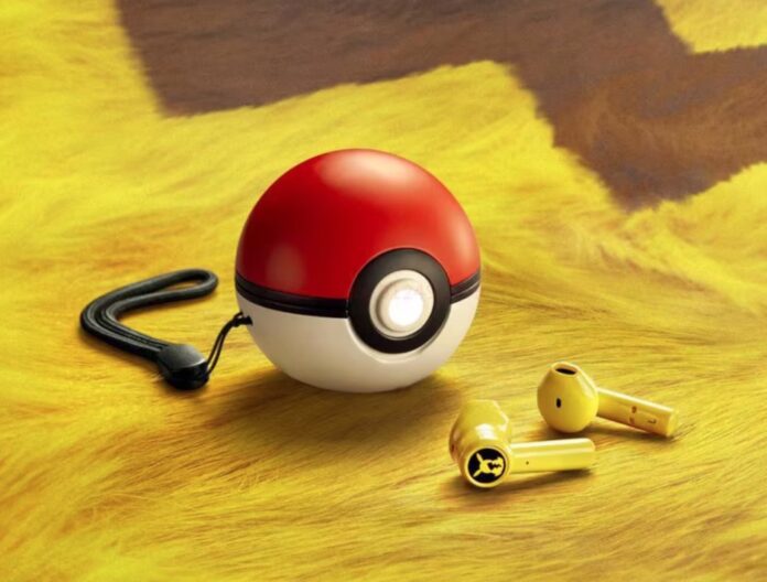 Gli auricolari Pokemon con custodia a tema a soli 14 €