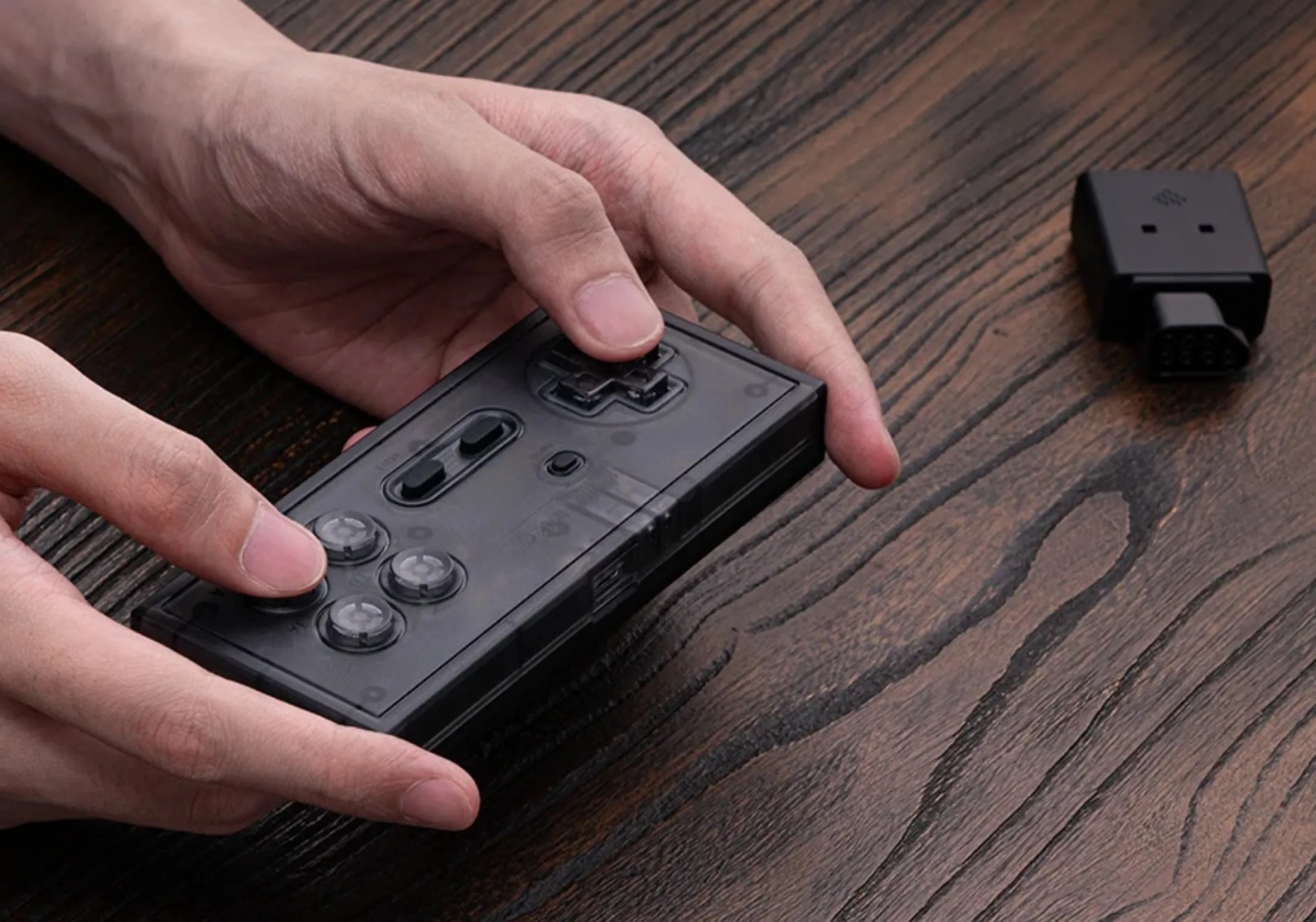 Il controller 8BitDo N30 per giocare al NES senza fili