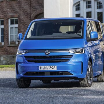 Volkswagen, i nuovi Transporter e Caravelle