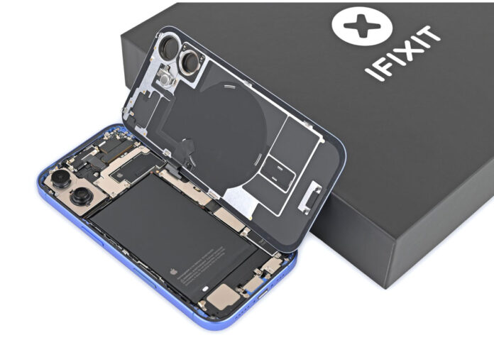 iPhone 16 è l'iPhone più riparabile di sempre secondo iFixit