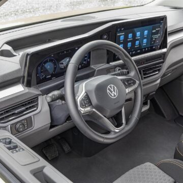 Volkswagen, i nuovi Transporter e Caravelle