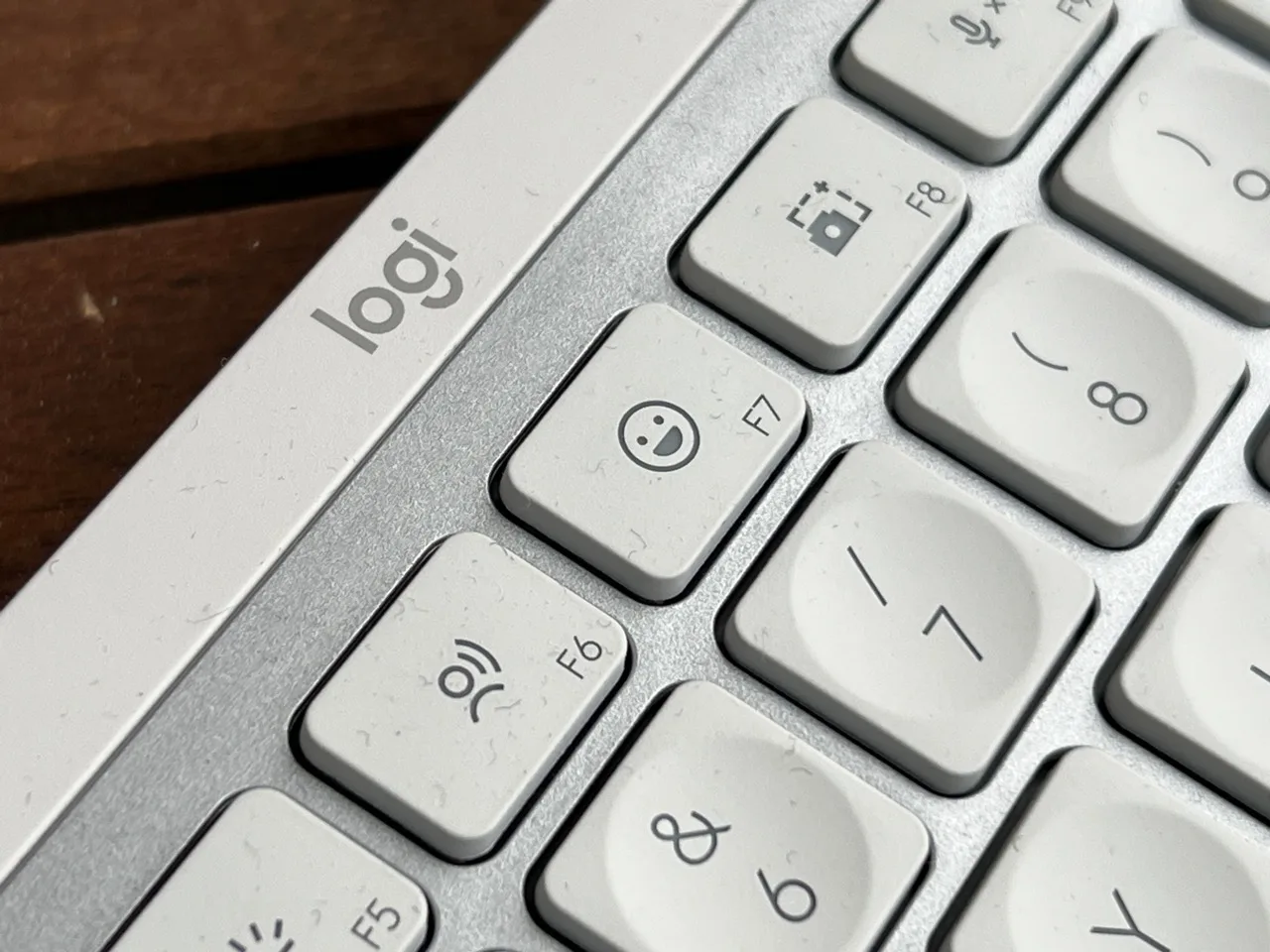 Logitech MX Keys Mini è la tastiera compatta che non fa rimpiangere quella di Apple