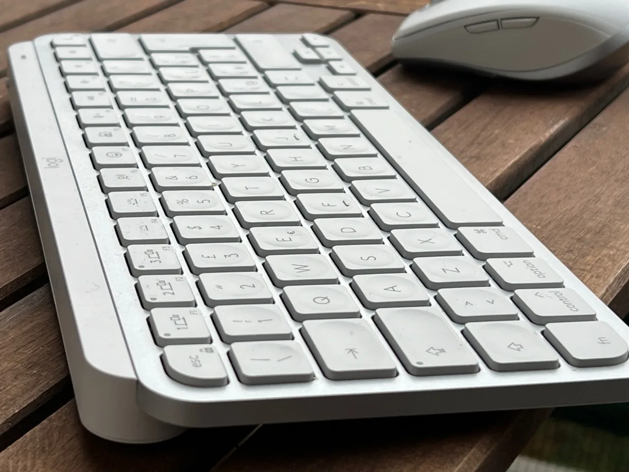 Logitech MX Keys Mini è la tastiera compatta che non fa rimpiangere quella di Apple