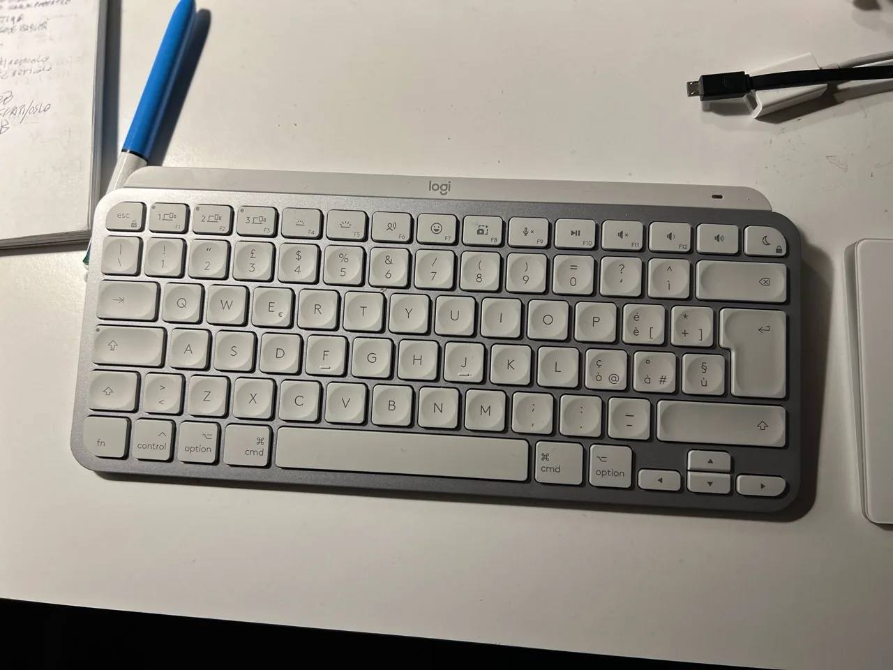 Logitech MX Keys Mini è la tastiera compatta che non fa rimpiangere quella di Apple