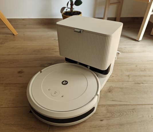 Roomba Combo 2 Essential fa l'essenziale, ma lo fa bene - macitynet.it