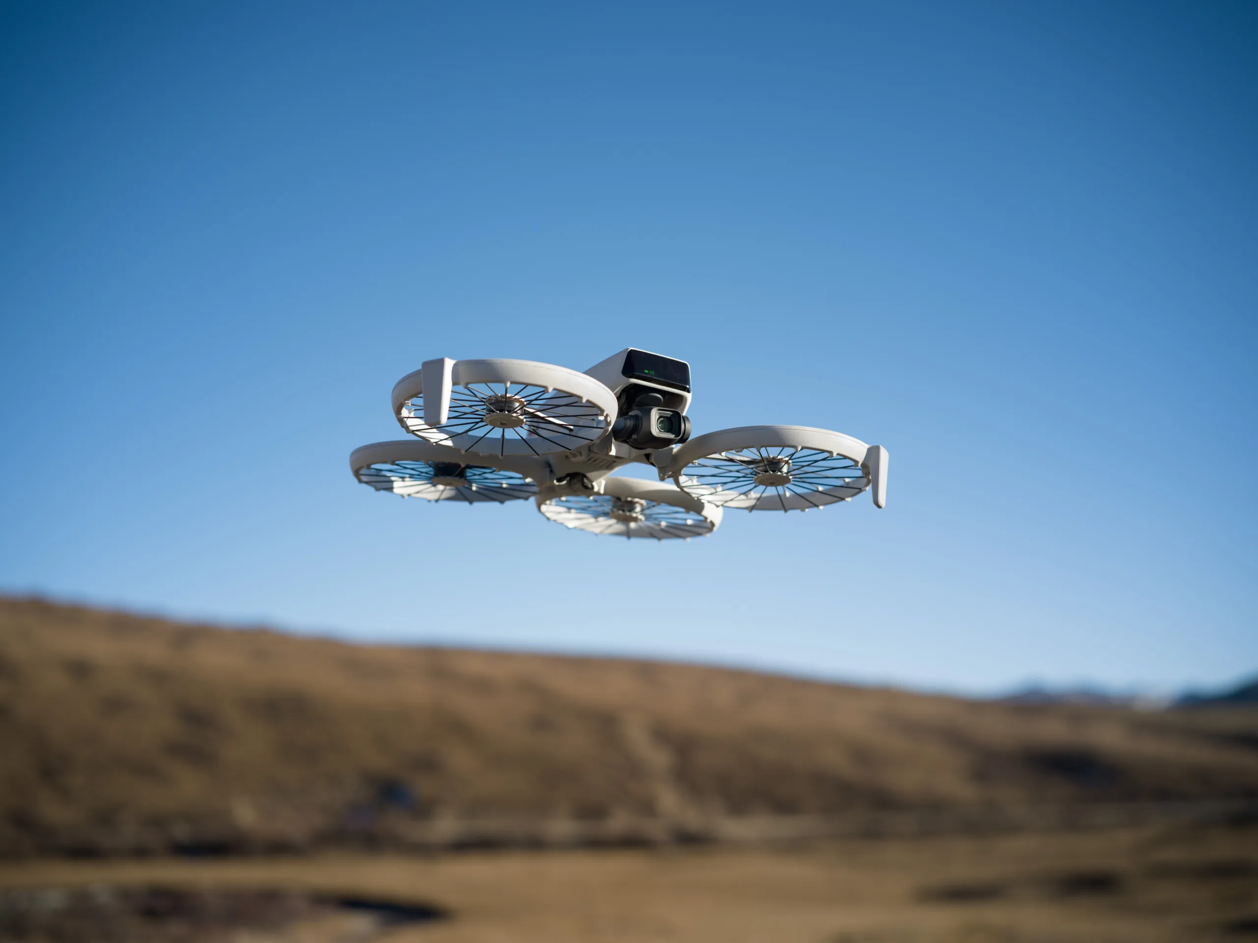 DJI Flip è il nuovo drone pieghevole per vlog e fotografia aerea - macitynet.it